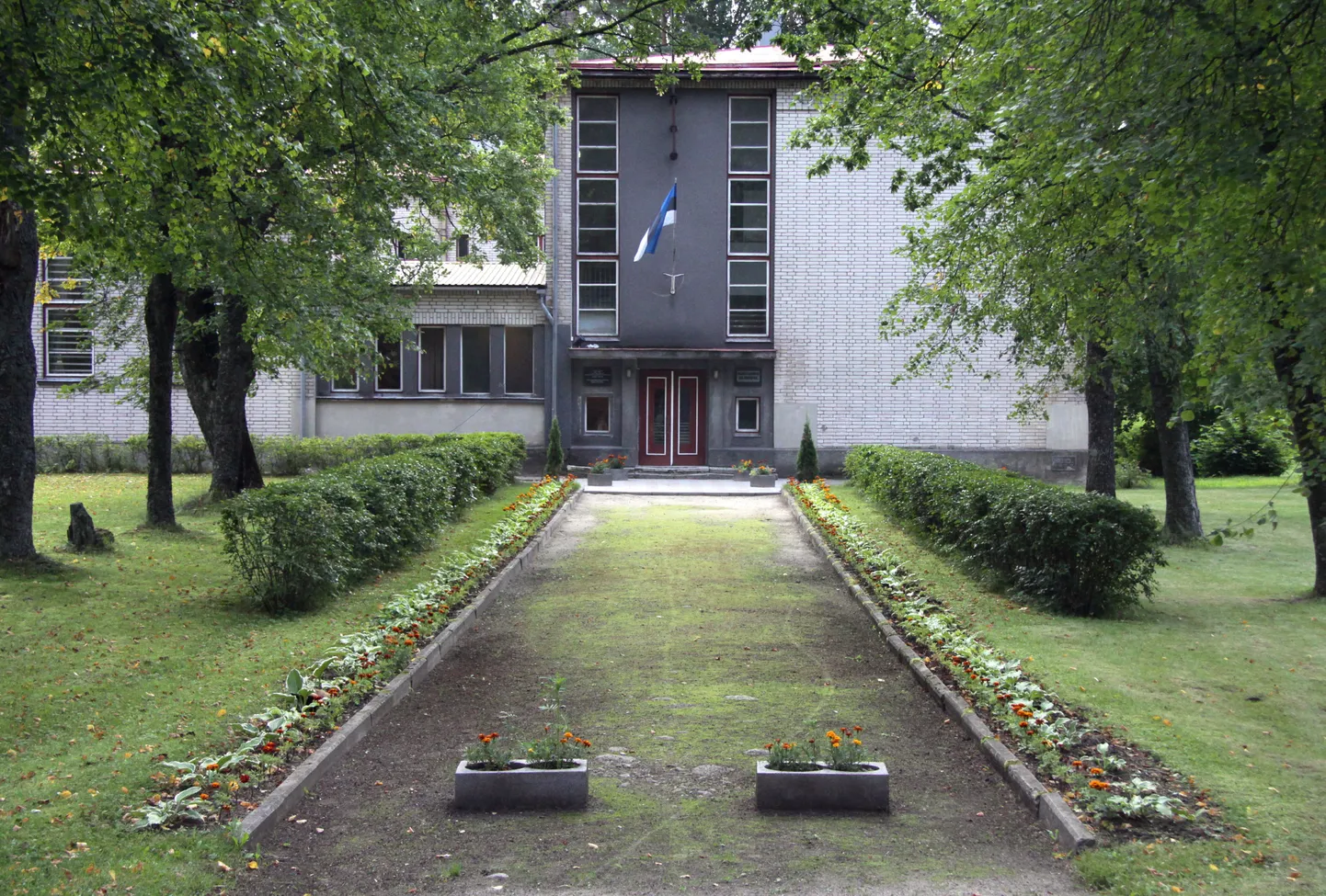 Massiaru koolimaja.