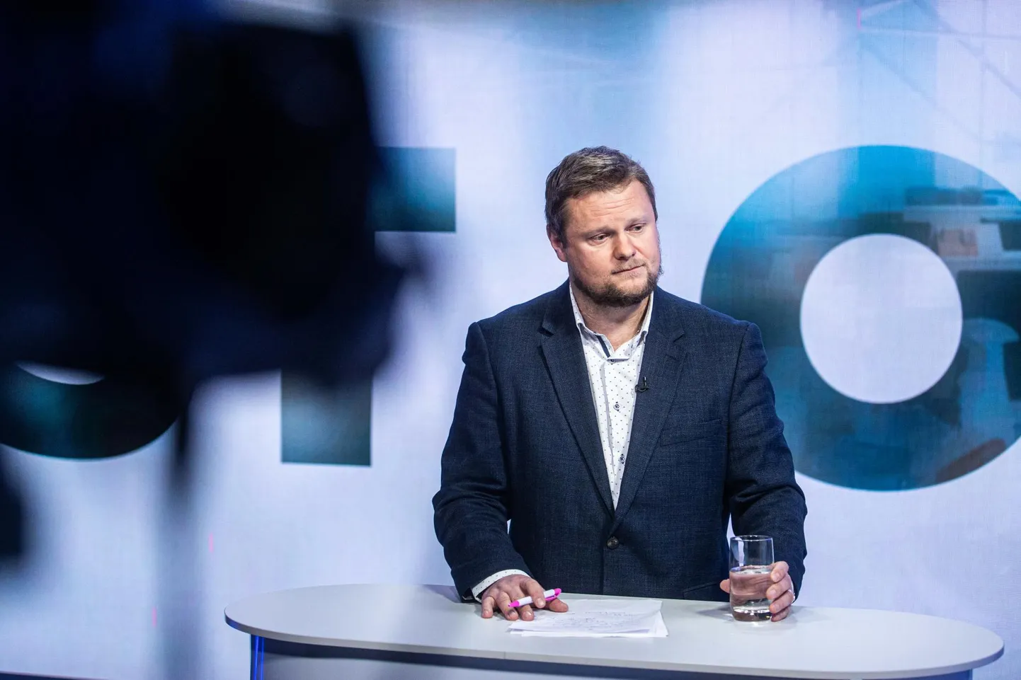 Otse Postimehest: Simmo Saar. Saatejuht: Elo Mõttus-Leppik. Tallinn. 21.12.2020.