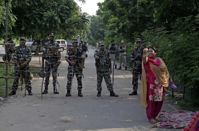 Indias lahvatas mäss, kui vaimseks liidriks peetav guru Ram Rahim Singh vägistamistes süüdi mõisteti