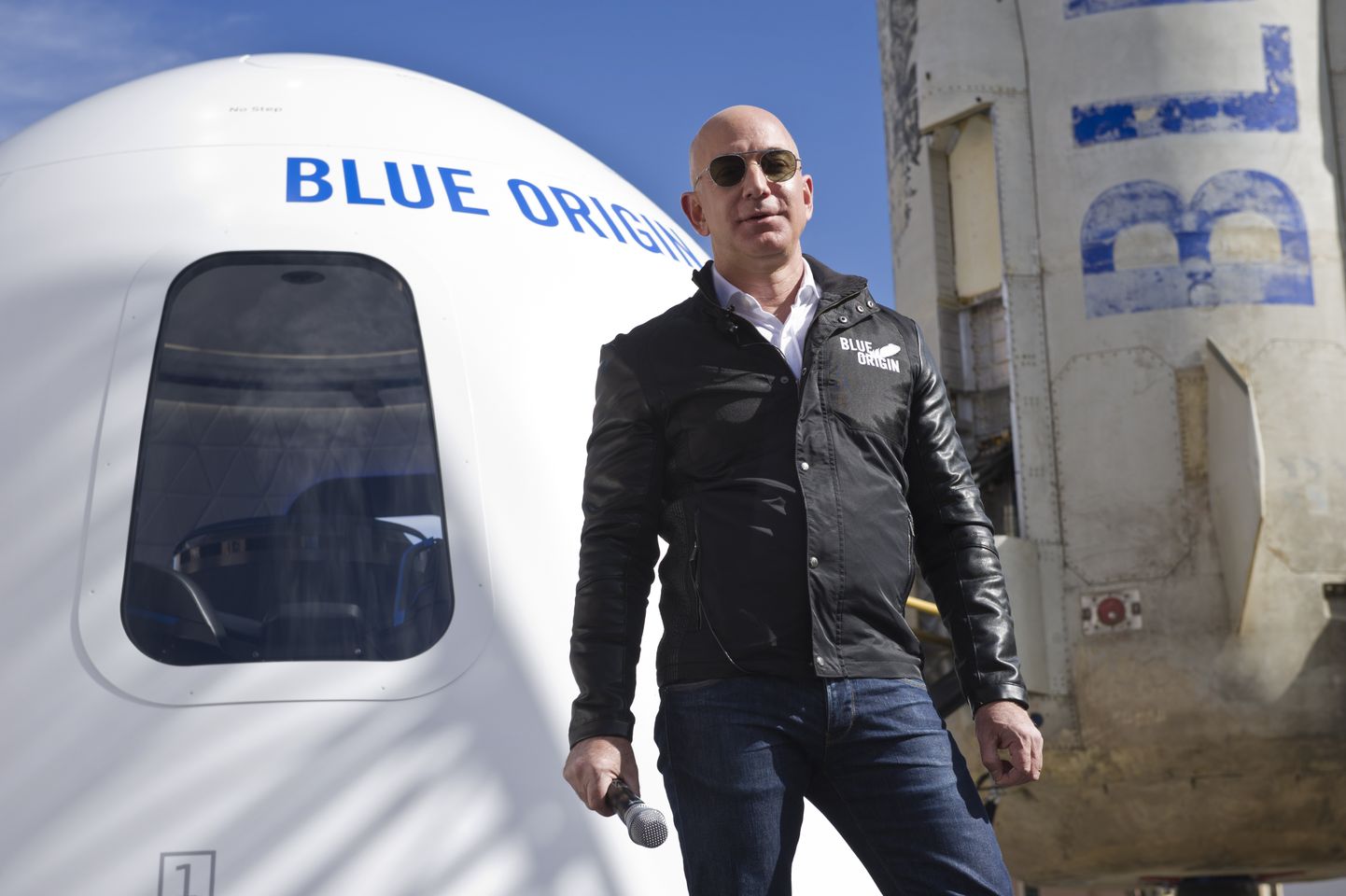 Jeff Bezos Blue Origini raketi ees.