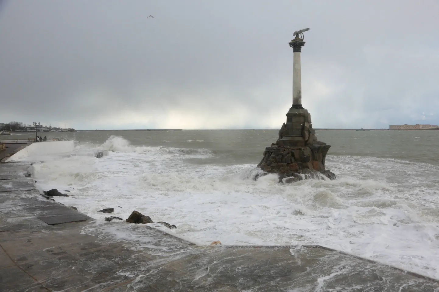 Вид на Черное море со стороны Севастополя.