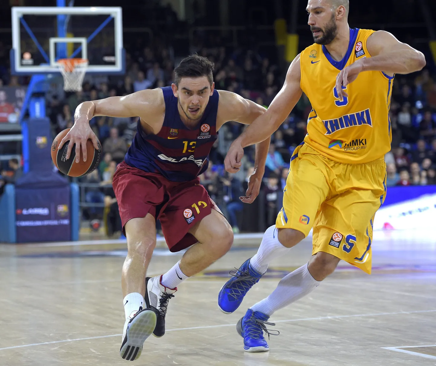 Tomas Satoransky (vasakul) kohtumises BC Himki vastu.