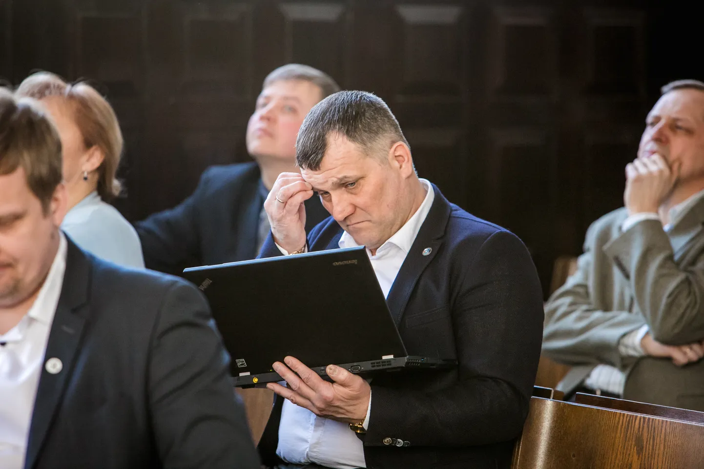 EKRE linnavolinik Edmond Penu leiab, et nn Suur-Pärnu valitsemiseks on vaja volikogus rohkem komisjone ja neisse tuleb kaasata erialaspetsialiste.