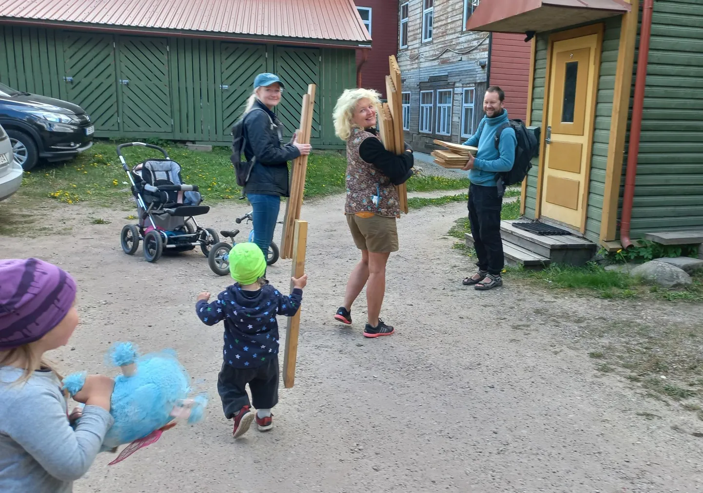 Loov Viljandi valmistas pingipäevaks pinke ja loodab, et sellega õnnestus pöörata tähelepanu tänavaelu hubasemaks tegemisele.
