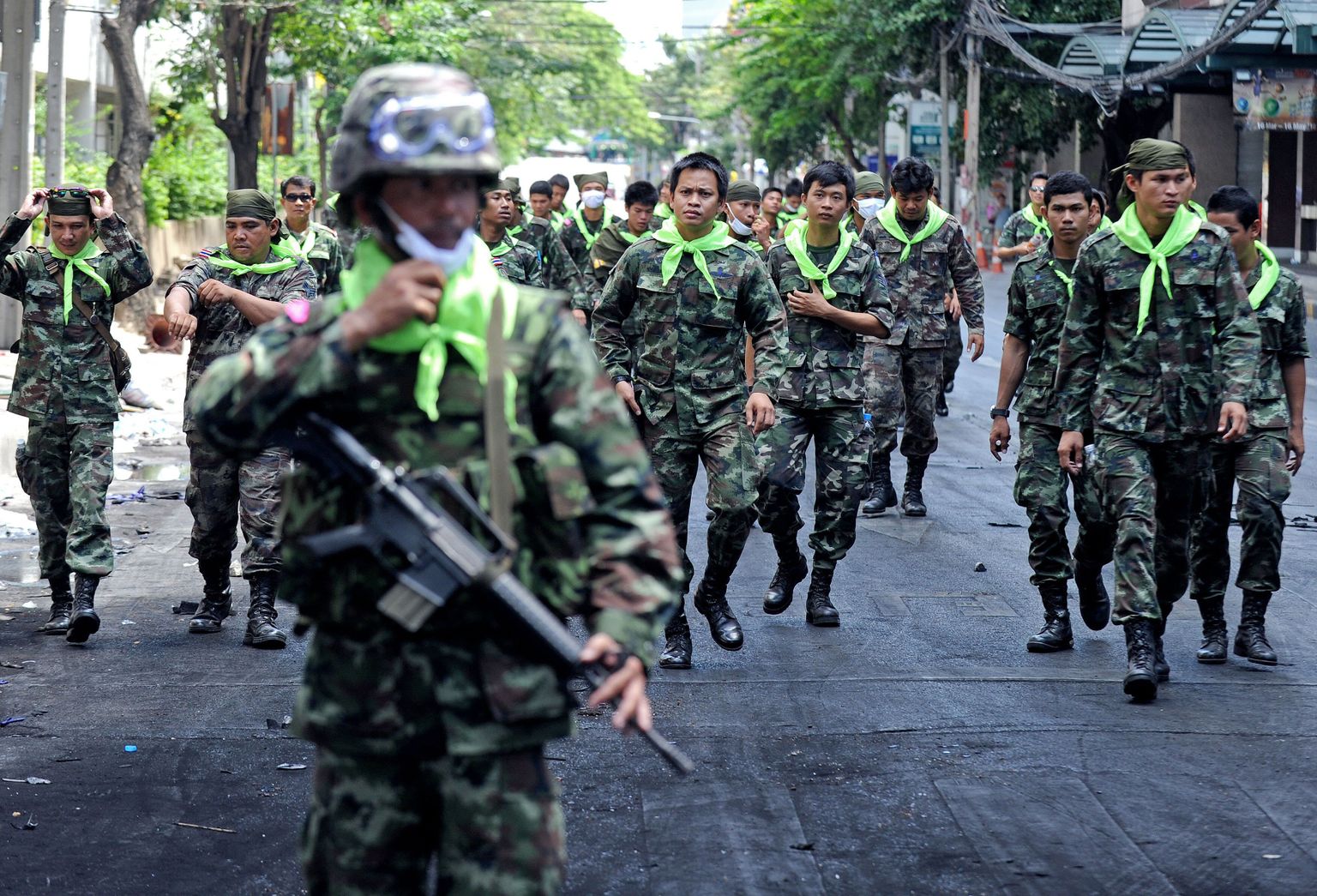 Tai sõdurid täna pealinna Bangkoki tänavatel.