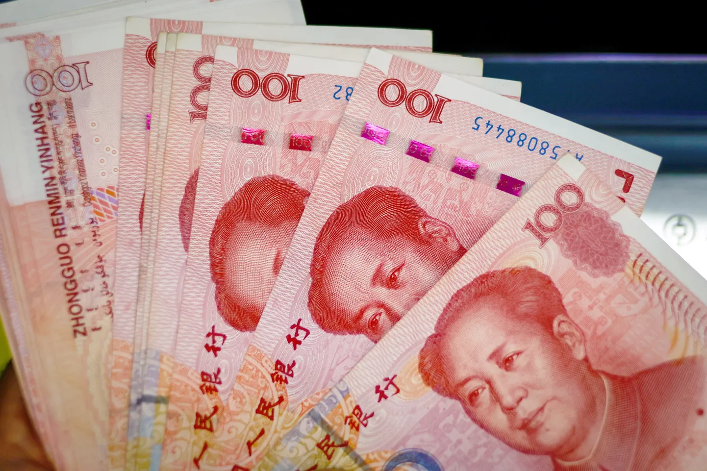 Jüaani arveldusühikuks olev renminbi kaotab väärtust.
