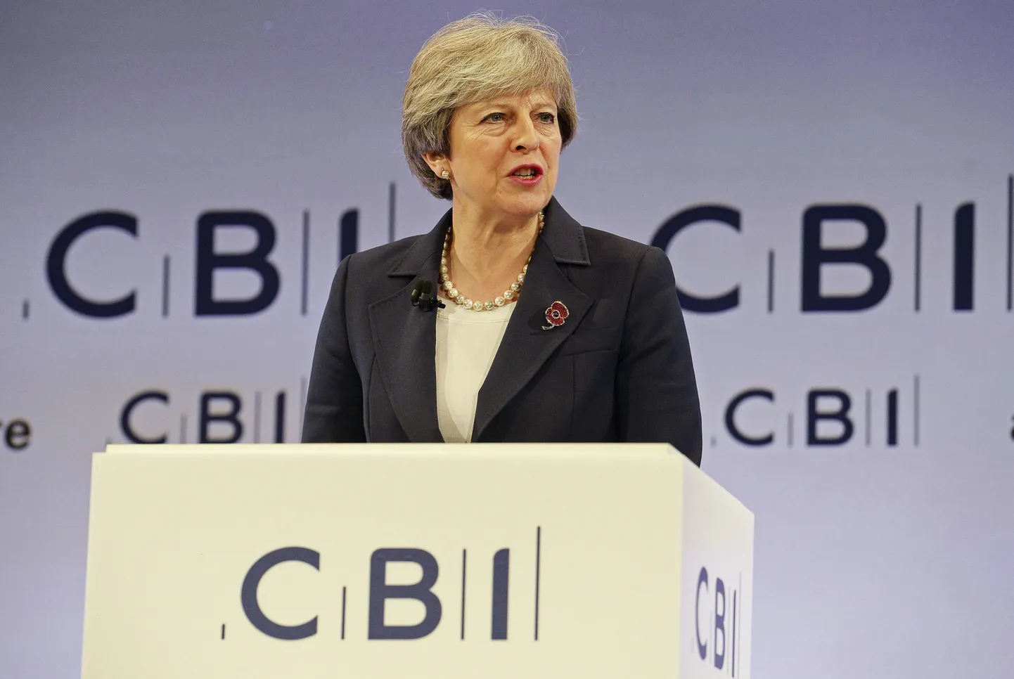 Suurbritannia peaminister Theresa May võtmas sõna esmaspäeval toimunud Briti tööstuse konverentsil.