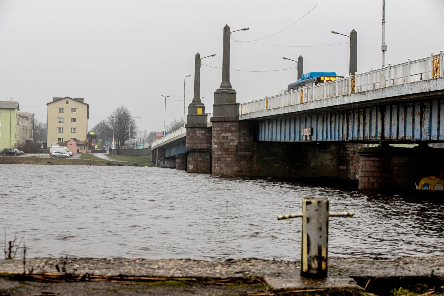 Pärnus võib vesi tõusta kriitilise piiri lähistele.