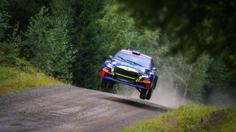 VIDEO ⟩ Kahju: Soomes võidu poole rallinud Enokit tabas krahh