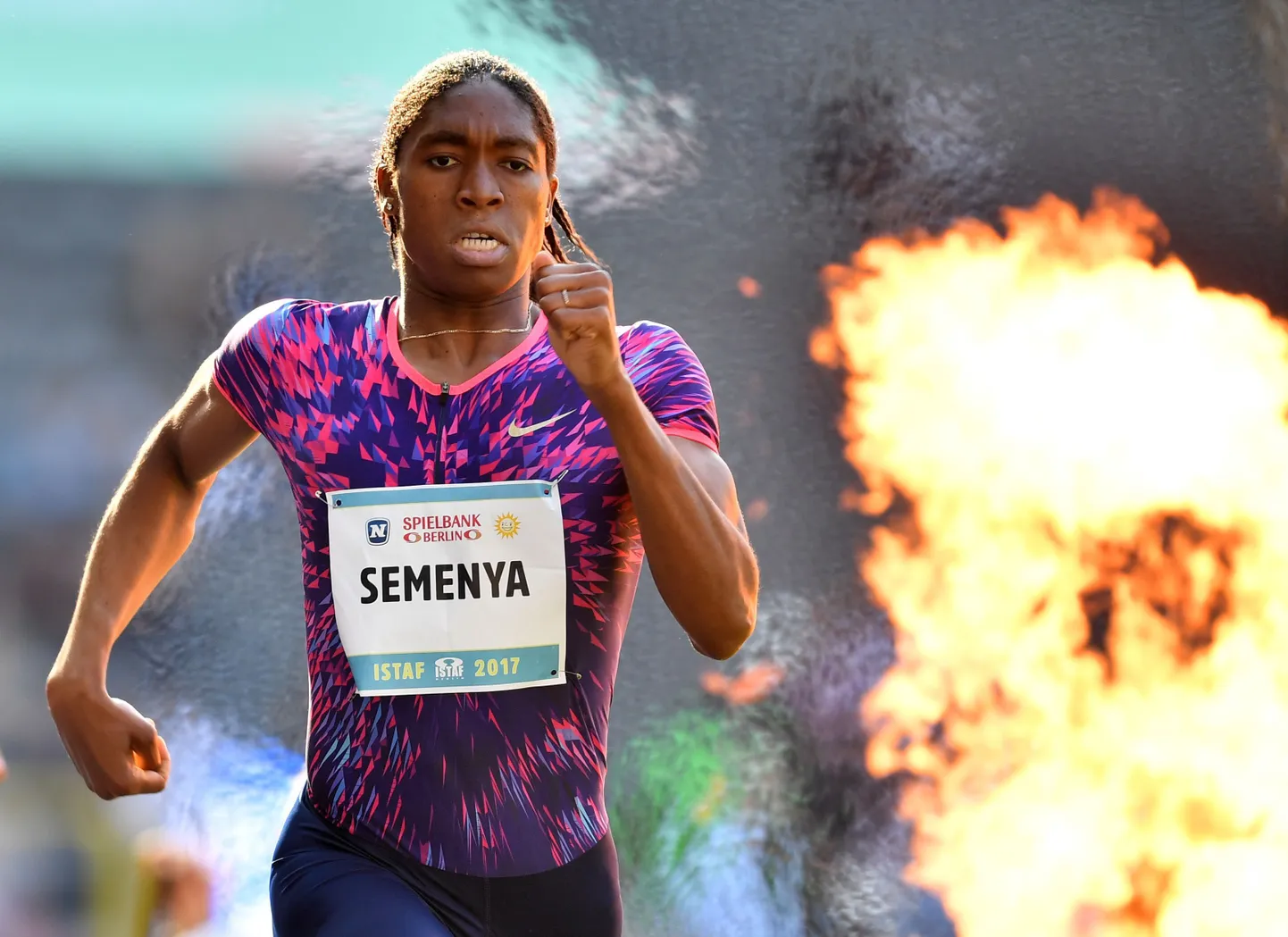 Caster Semenya püstitas harva kavas oleval distantsil maailmarekordi.