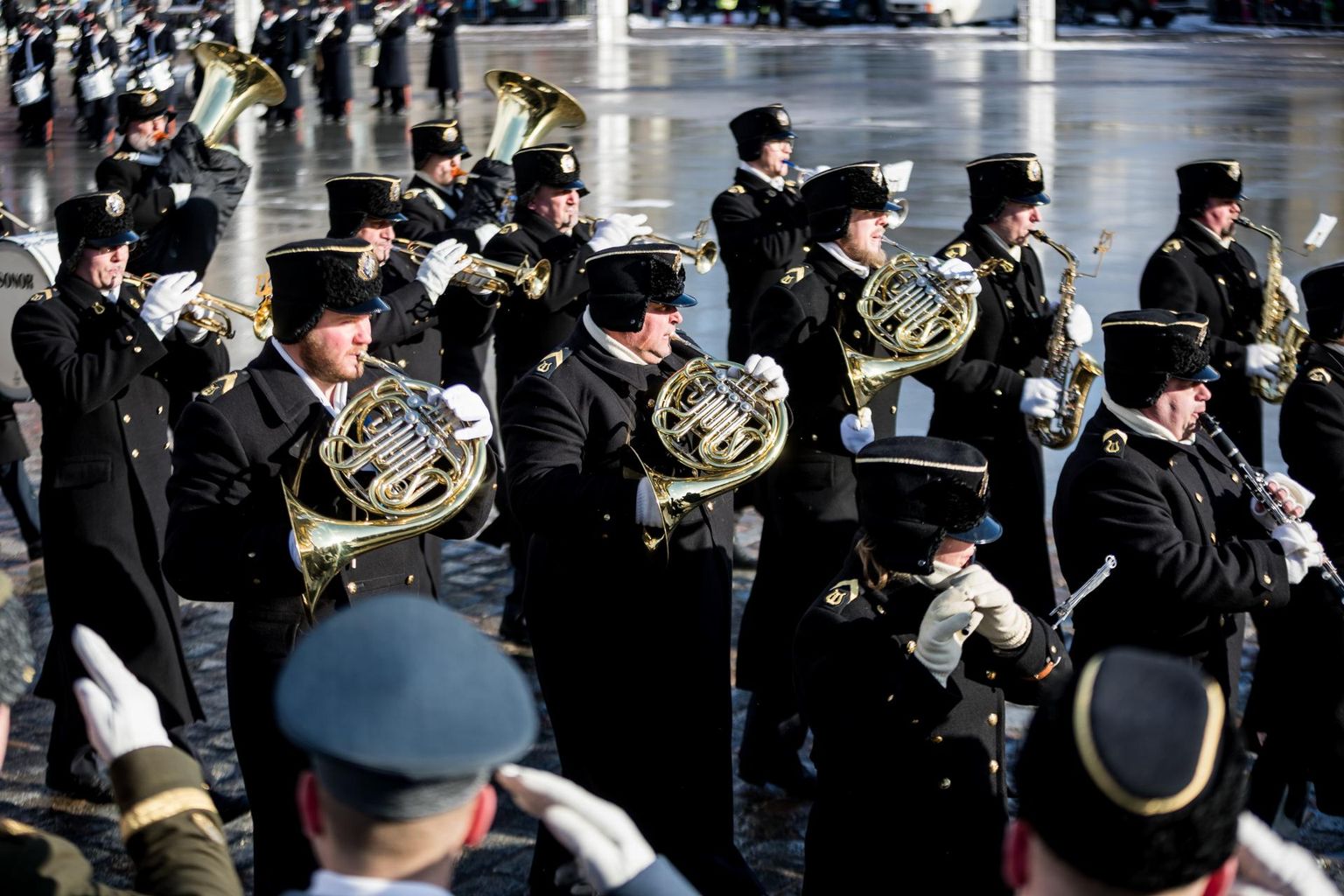 PPA orkester Eesti Vabariigi 100. aastapäeva kaitsejõudude paraadil Vabaduse väljakul.