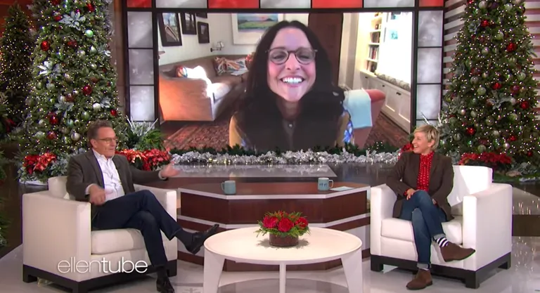 Näitleja Bryan Cranston Ellen DeGeneresi jutusaates. Näitlejanna Julia Louis-Dreyfus liitus nendega videosilla vahendusel. Kuigi DeGeneres intervjueeris saatekülalisi ka videosilla vahendusel, olid mitmed staarid ka stuudios kohal.