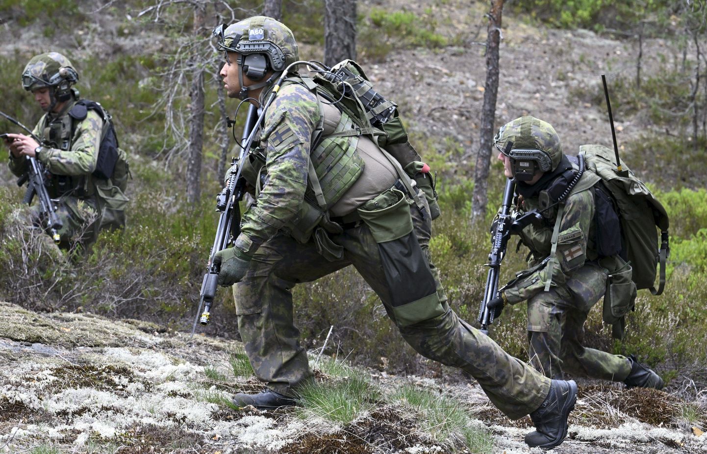 Финские солдаты на учениях в Финляндии.