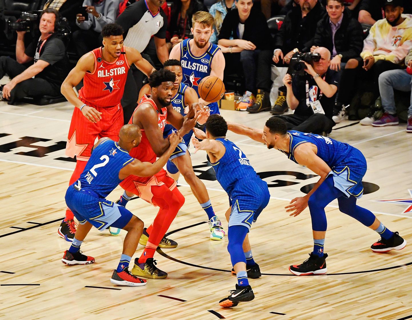 Korvpalliliiga NBA mängud on teadmata ajaks edasi lükatud. Pildil NBA tähtede mäng.