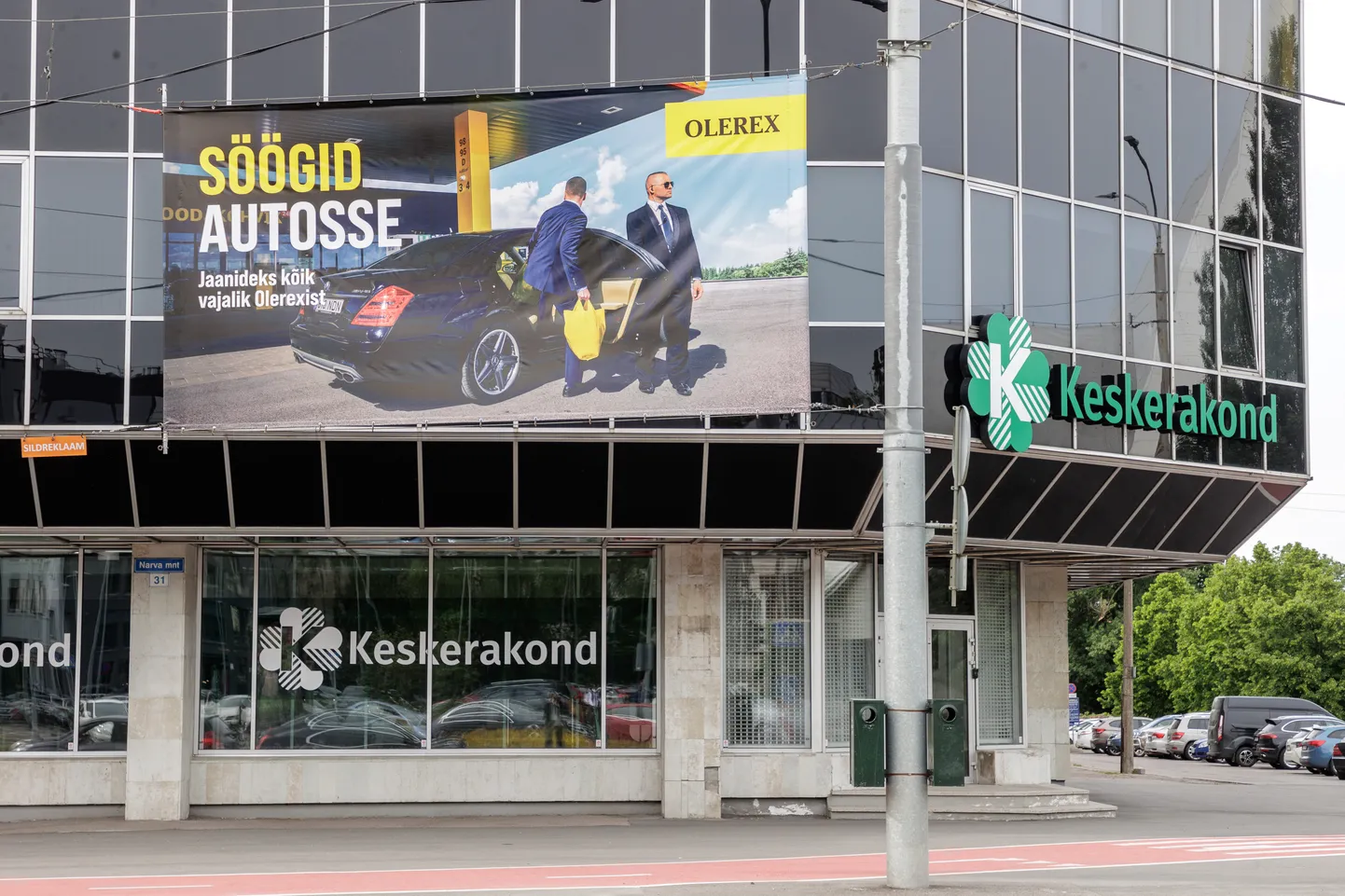 Рекламный плакат Olerex "Söögid autosse".