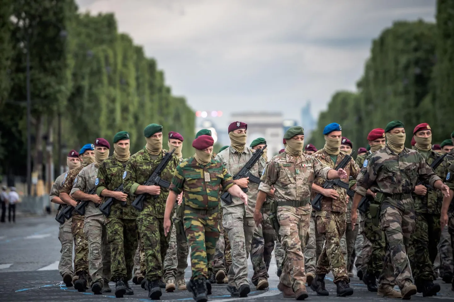 Eesti kaitseväelased olid kutsutud tänavusele Bastille’ päeva paraadile Pariisi marssima koos teiste erioperatsioonide sihtüksuses Takuba teeninud riikide kolleegidega.