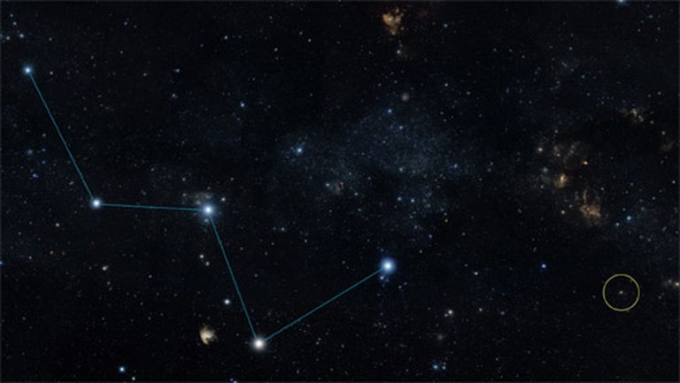 Ar apli apvilkta zvaigznes HD 219134 atrašanās vieta 