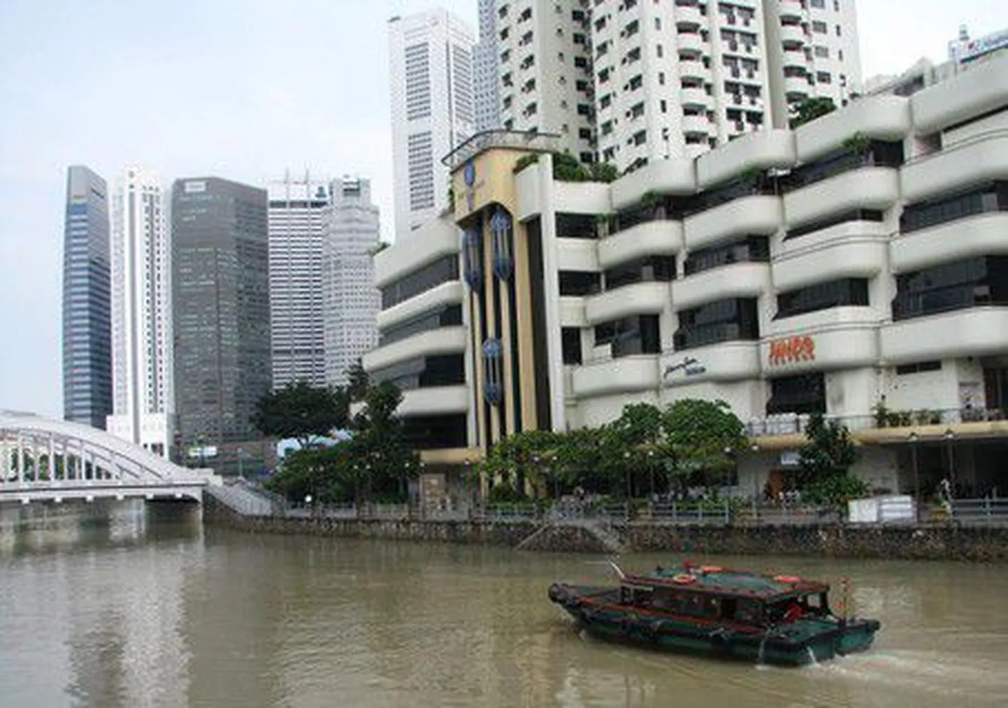 Singapur on suur majandus- ja tööstuskeskus, mis üllatab turiste tasuta vastuvõtulõunaga.