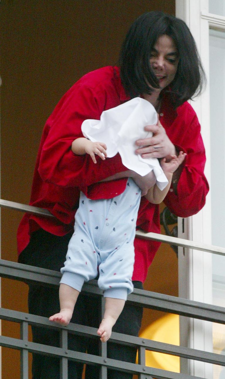 Michael Jackson koos ühega oma lastest