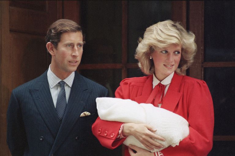 Prints Charles, printsess Diana ja nende vastsündinud poeg, prints Harry 1984. aastal