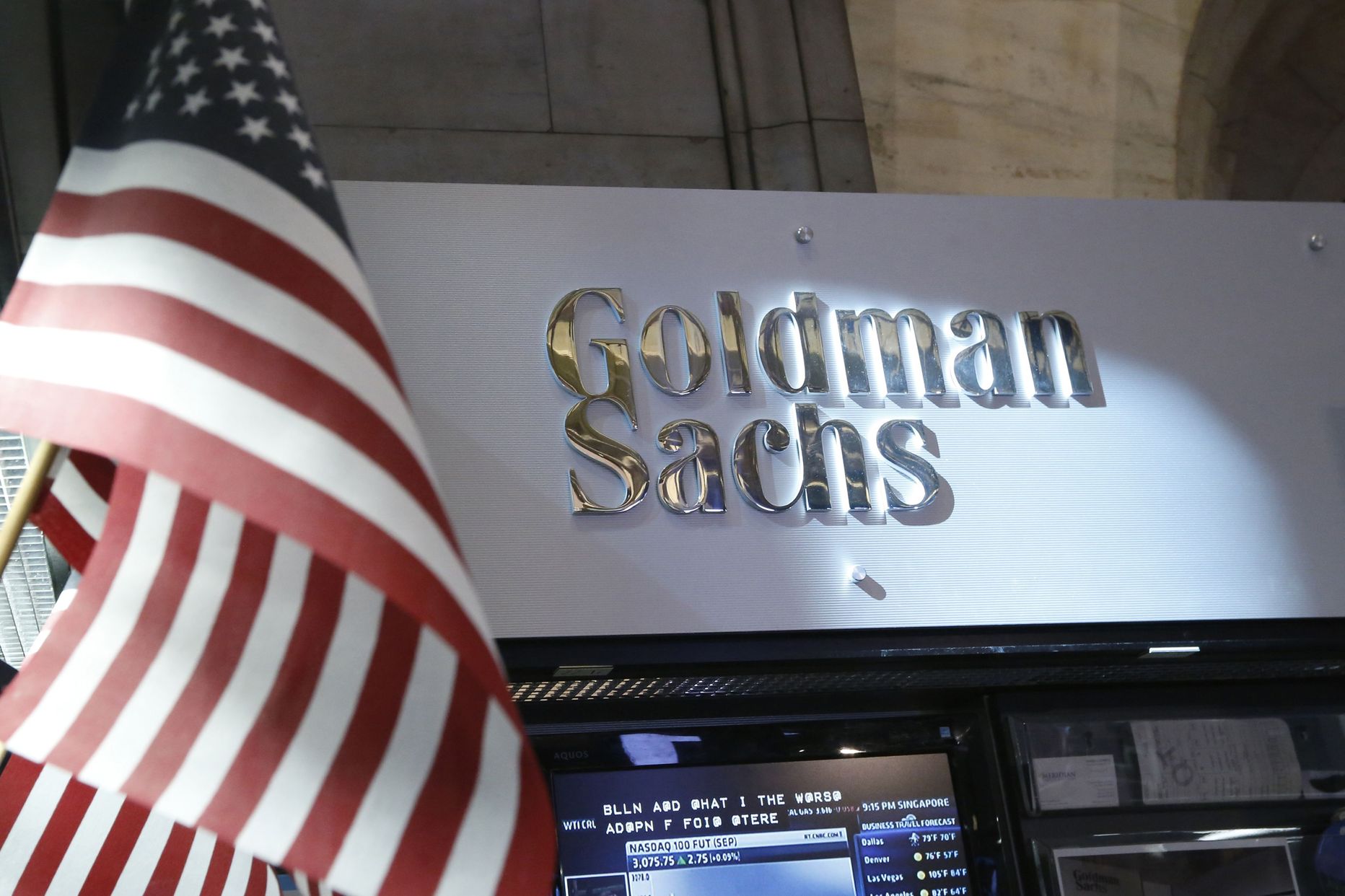 Goldman Sachs teenis Kreeka «abistamisega» sadu miljoneid, lükates riigi sügavamale võlasohu.