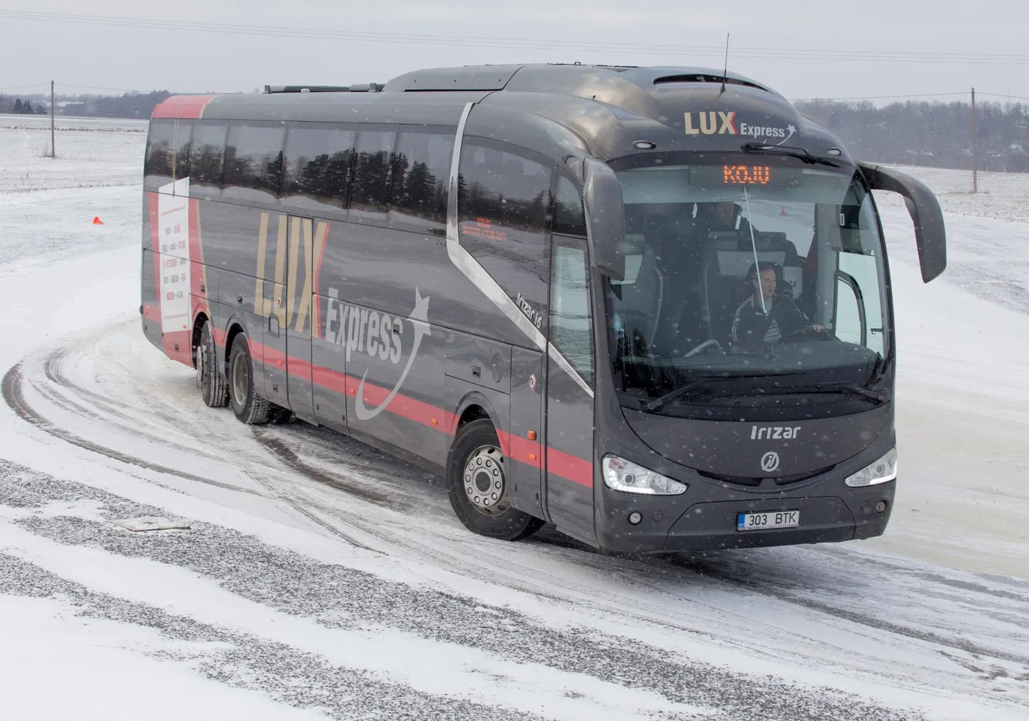 Автобус Lux Express
