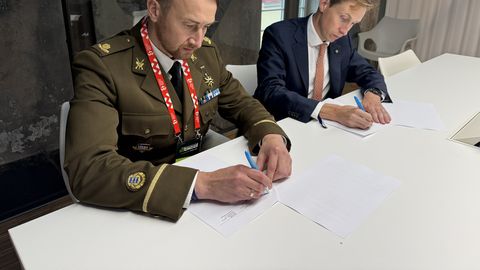 Eesti kaitsetööstus saab hoogu juurde: Kaitsevägi ja riskikapitalifond Archangel sõlmisid strateegilise lepingu