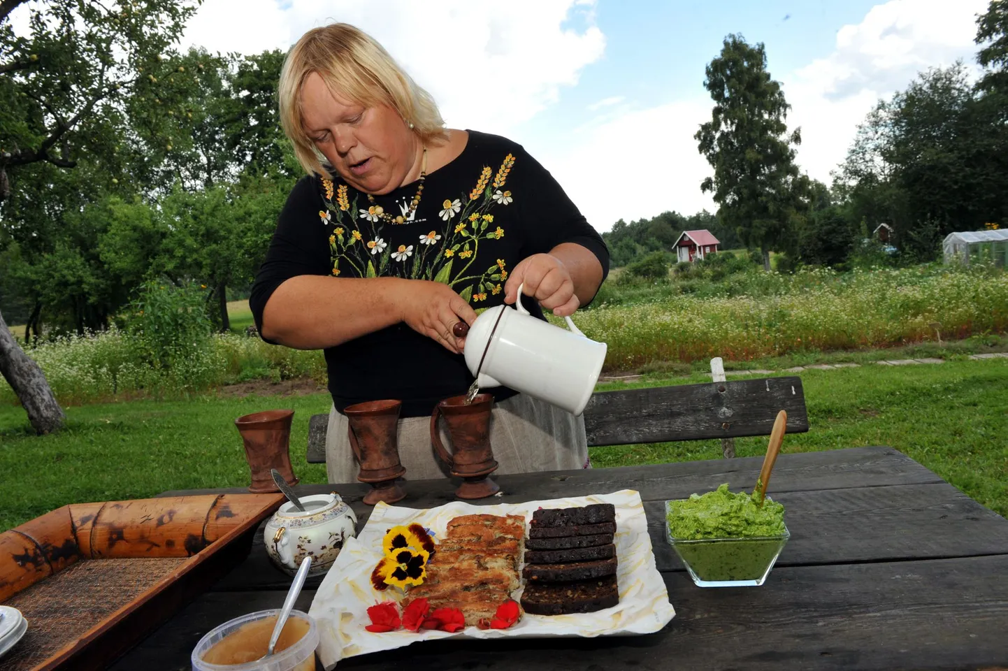 Karepa ravimtaimeaia perenaine Katrin Luke.