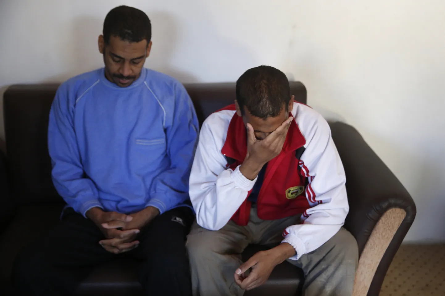 2019. aasta märtsis intervjueeris uudisteagentuur AP Alexanda Koteyd (vasakul) ja El Shafee Elsheikh'i Süürias Kobanes, kus nad viibisid kurdi üksuste käes vangis.