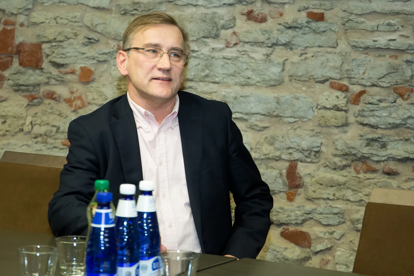 Mainekas väljaanne Politico kajastas Euroopa Kontrollikoja avaldatud raporti tulemusi. Raporti koostamise eest vastutas Eesti endine peaminister Juhan Parts.
