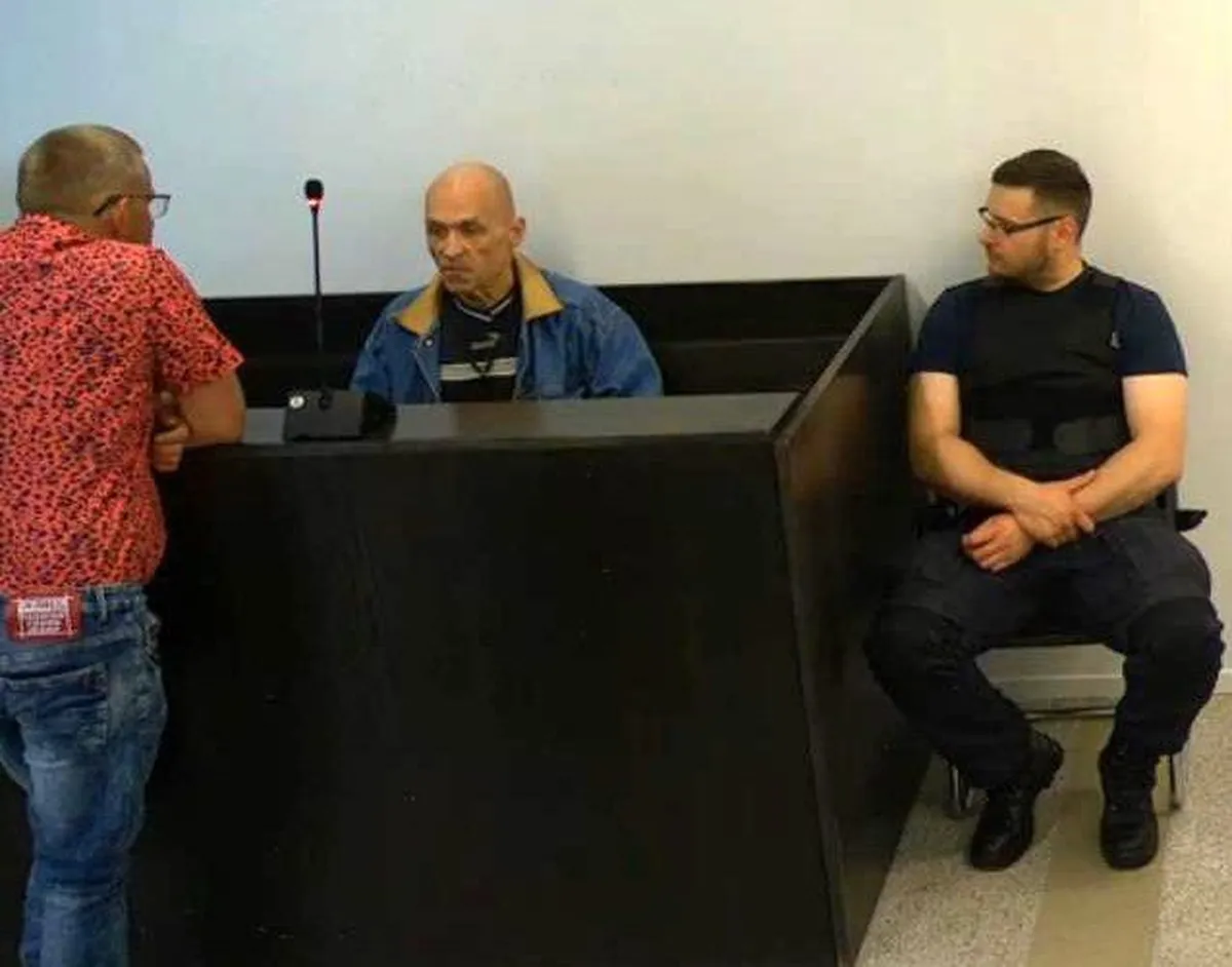 PUSSITAJA KOHTU EES: Mais algas kohus Raivo Aidametsa üle, kelle kriminaalkuriteo uurimisega tegeles Priit Sepp (istub kohtusaalis paremal). Kohtupidamine jätkub ärgmisel nädalal.