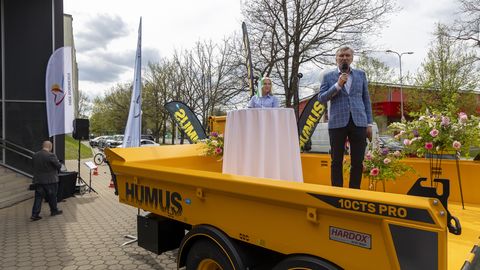 Spordihall kannab järgnevad kümme aastat Paide masinatehase nime