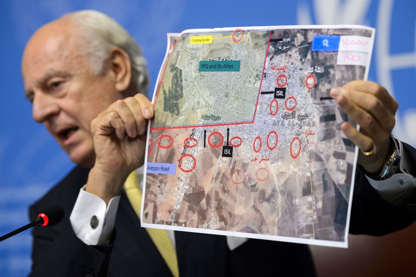 ÜRO Süüria erisaaadik Staffan de Mistura selgitas täna Genfis peetud pressikonverentsil olukorda Kobane kaardi abil.
