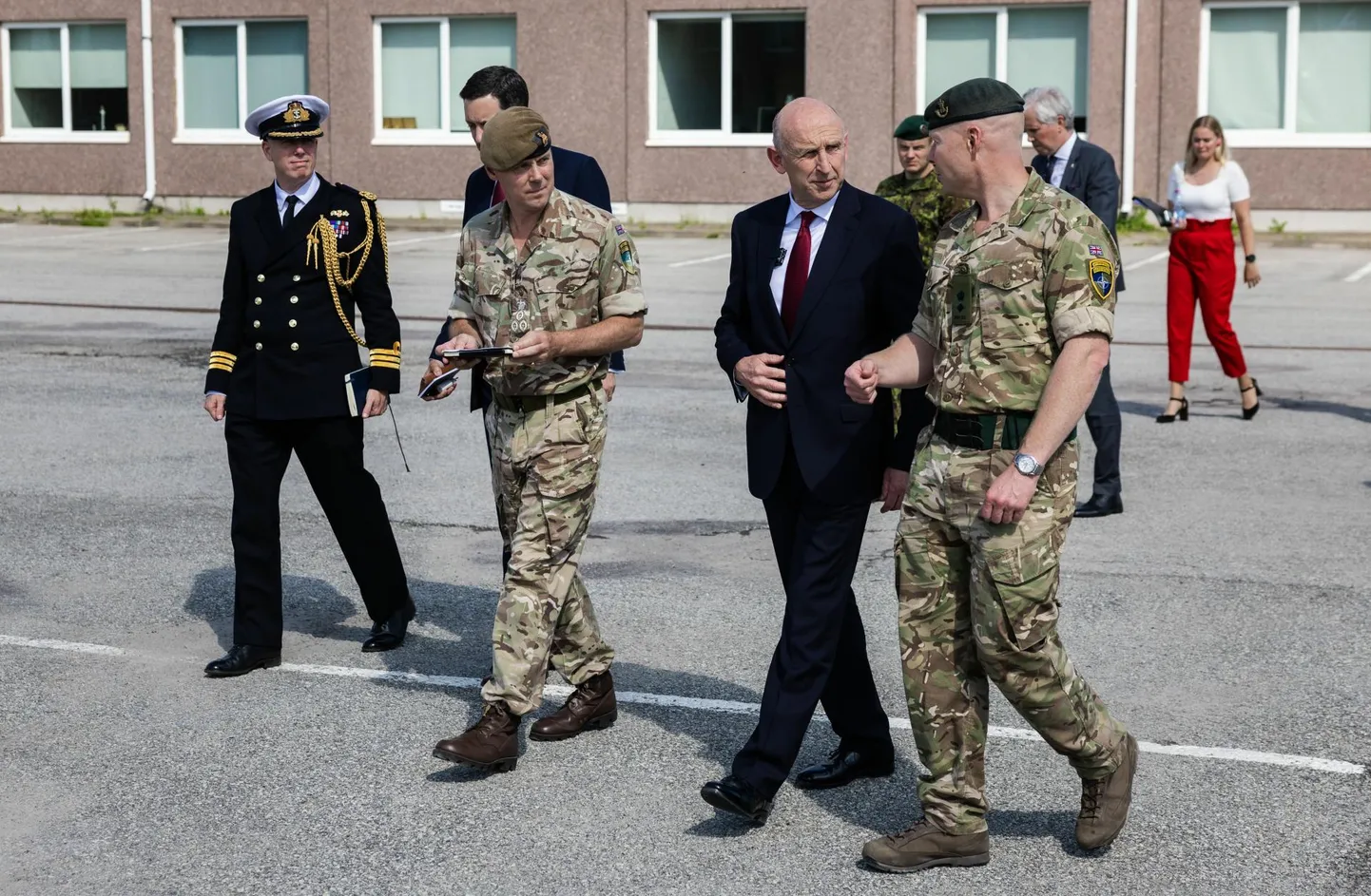 Briti kaitseministri John Healey visiit Tapale eelmise aasta juulis.