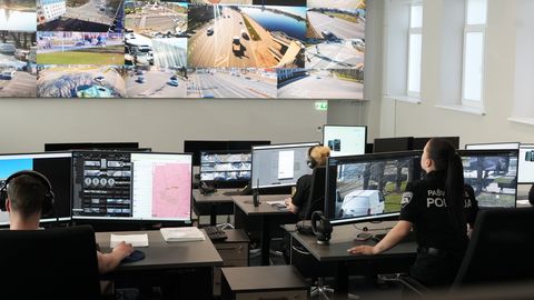 FOTO ⟩ Rīgā atklāts pašvaldības policijas Vienotās vadības un videonovērošanas centrs