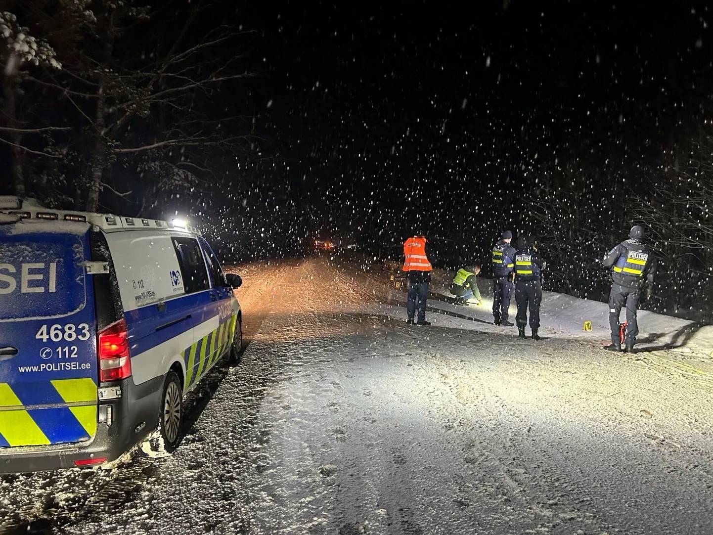 Politsei sündmuskohal töötamas.
