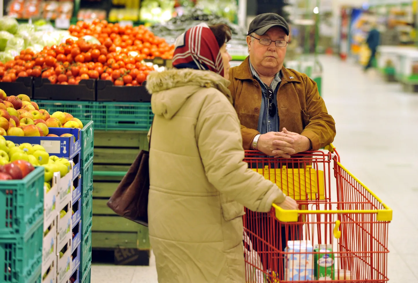Покупатели в продуктовом магазине в Вантаа (иллюстративное фото).