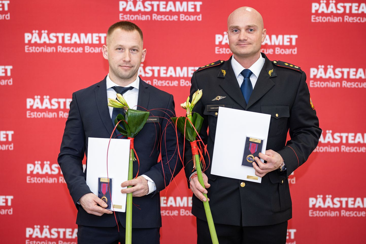 Tunnustatud: Paide ja Türi komandopealik Ilmar Koppel (paremal) ja Türi päästekomando meeskonnavanem Raimo Verkmann.