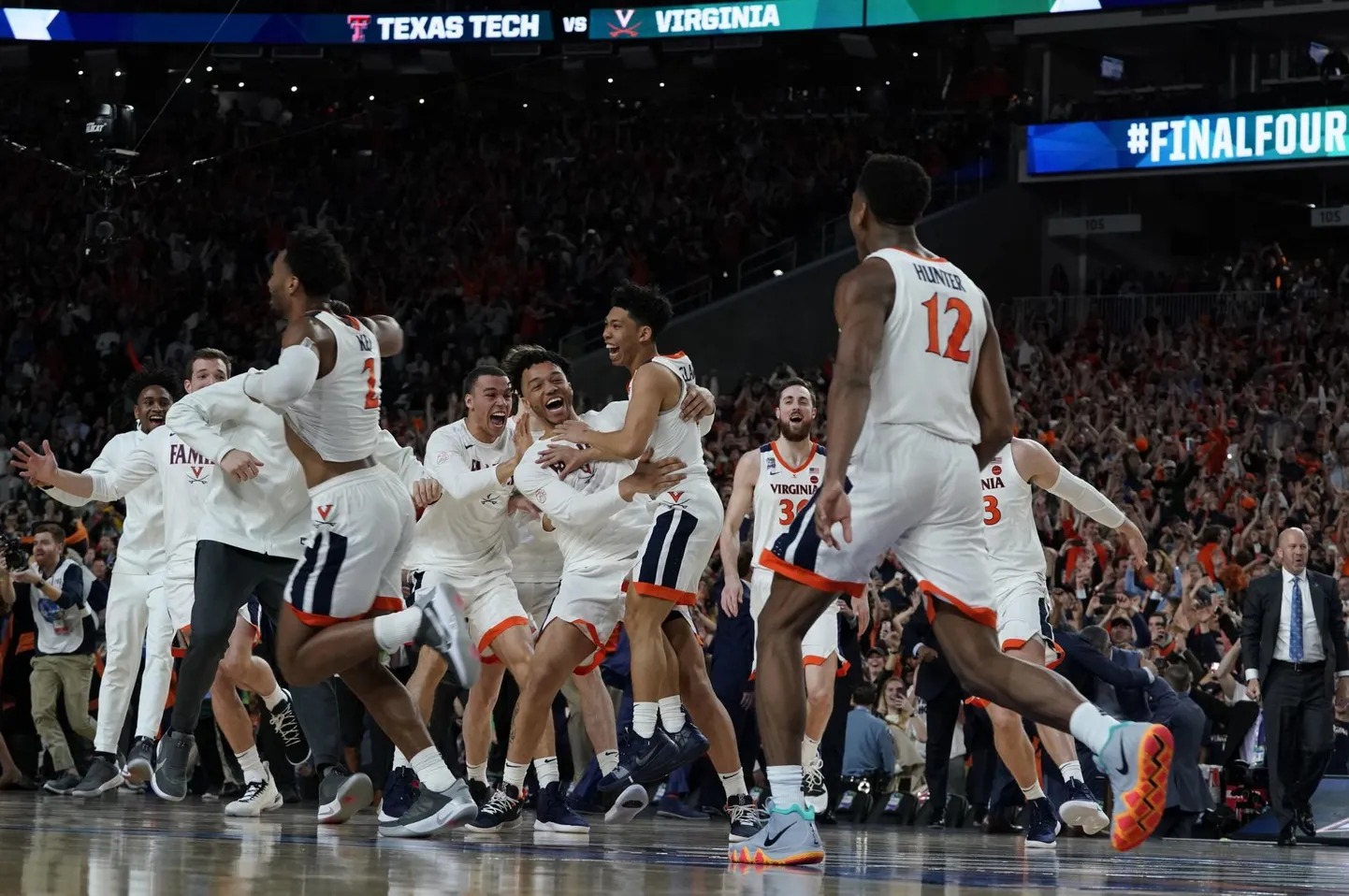 NCAA korvpalliliiga finaalturniir teenib reklaamimüügist ligi miljard dollarit. 2019. aastal võitis turniiri Virginia Cavaliers.