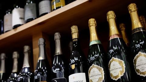 Hiina tariifid langetavad šampanja müüki, tootjad kärbivad saaki