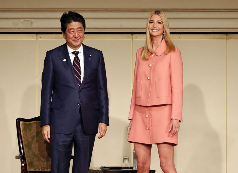 Ivanka Trump esines Jaapanis, pildil koos Jaapani peaministri Shinzo Abega