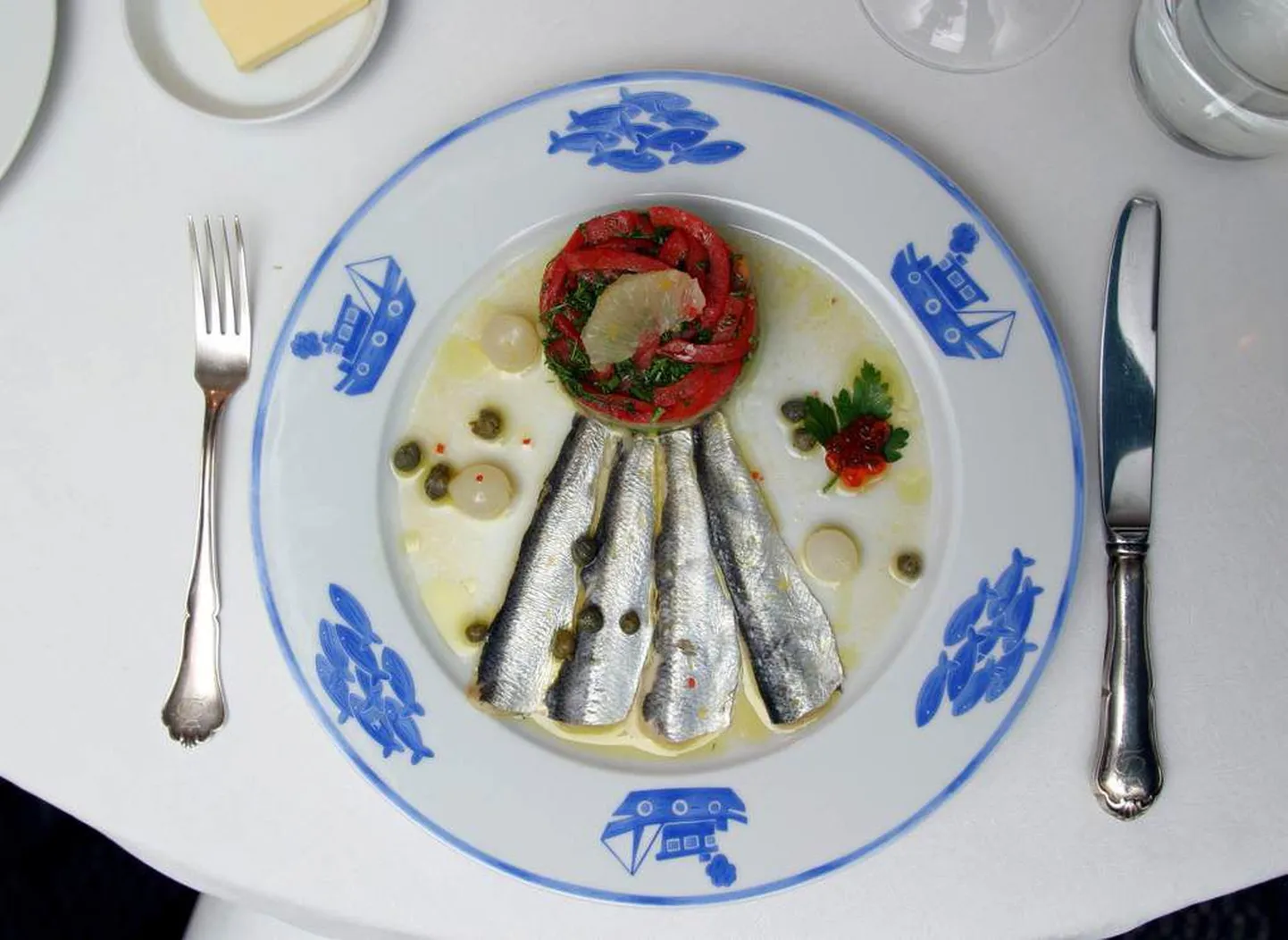 Pildil on restoran Egoist peakoka Dimitri Demjanovi valmistatud tsitrusräim. .