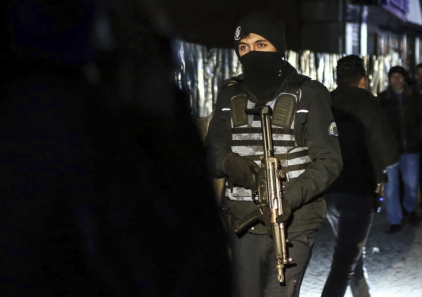 Eriüksuslased jätkavad Istanbuli terrorirünnaku korraldaja otsinguid.