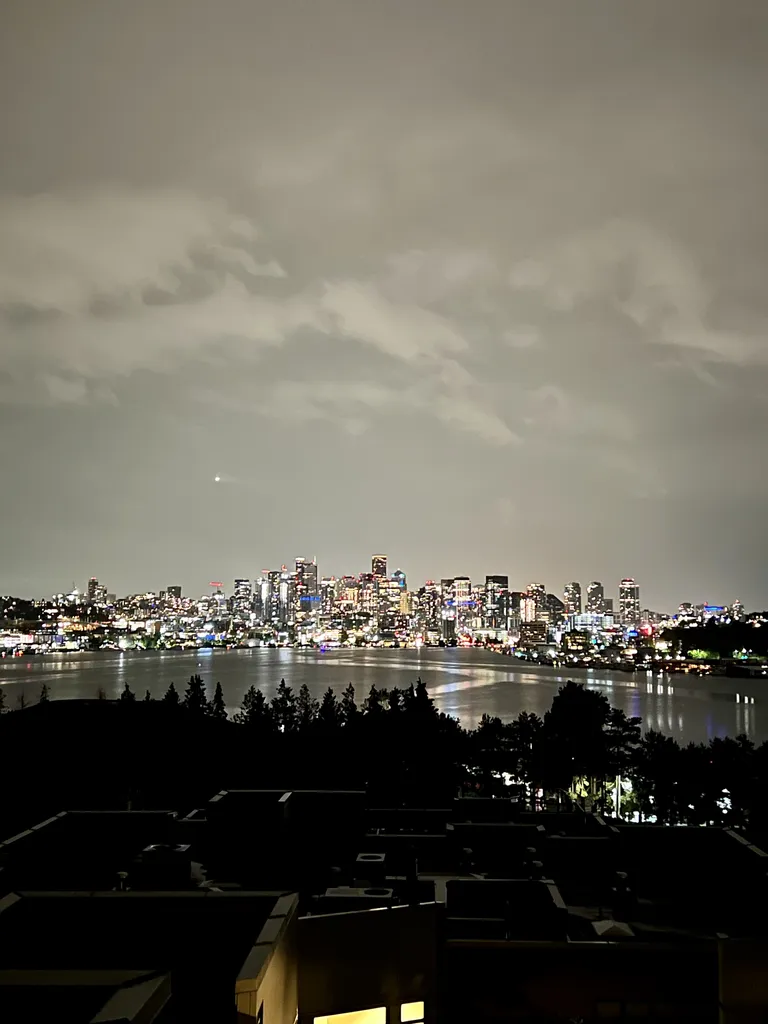 Seattle'is on elanikke umbes 740 000.