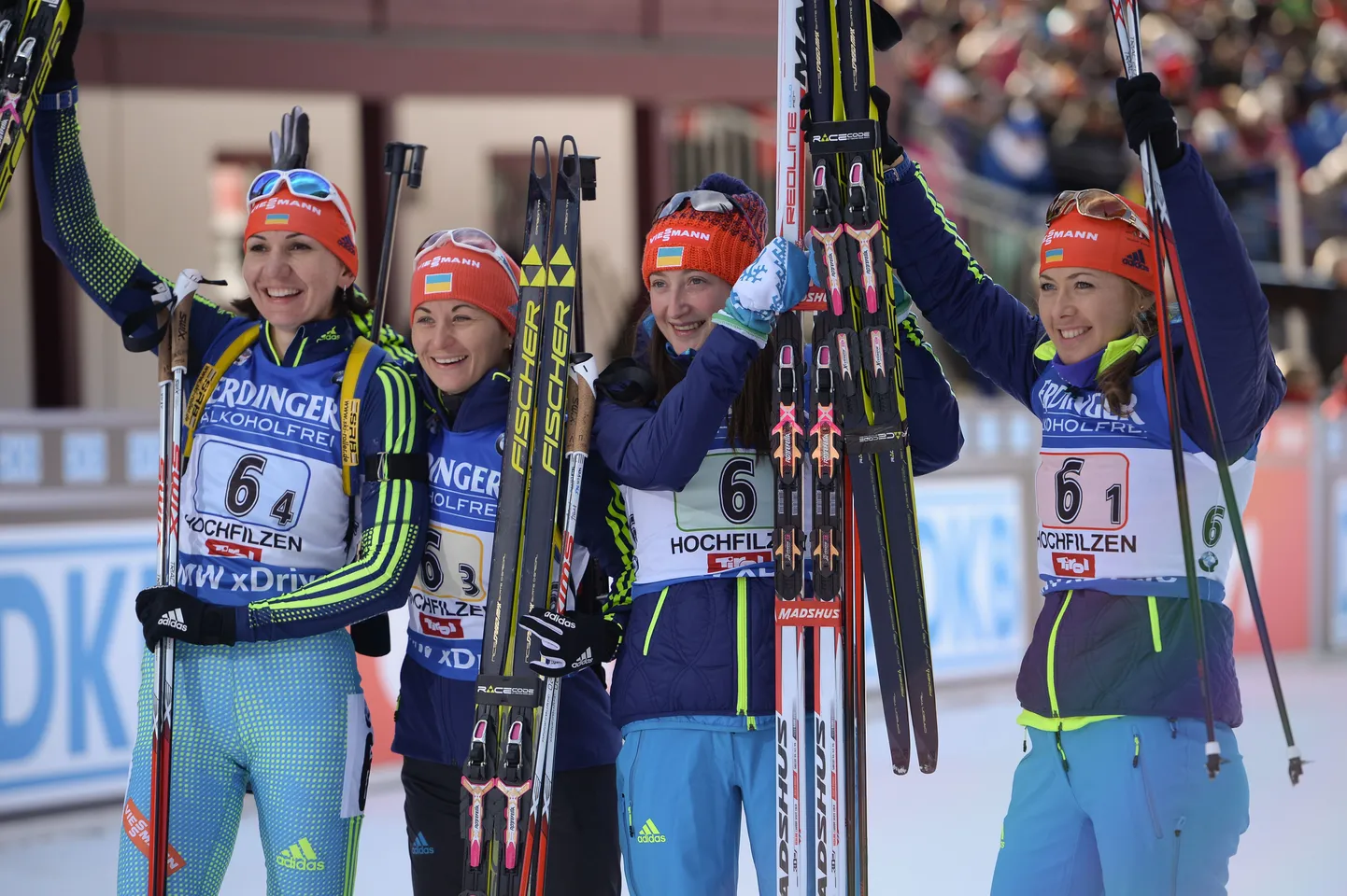 Olga Abramova (paremalt teine) koos koondisekaaslastega 2015. aastal Hochfilzeni MK-etapil, kus saadi teatesõidus kolmas koht.