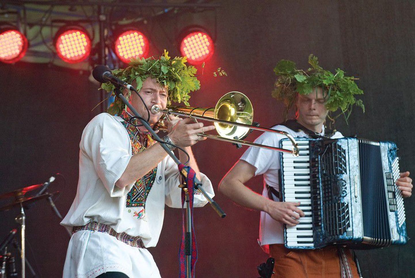 Любое выступление «Svjata Vatra» — это танцы до упаду, и на Tallinn Music Week лидер группы Руслан Трочинский (слева) обещает не делать исключения.