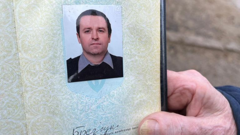 Паспорт Сергея удалось найти под обломками его собственного дома