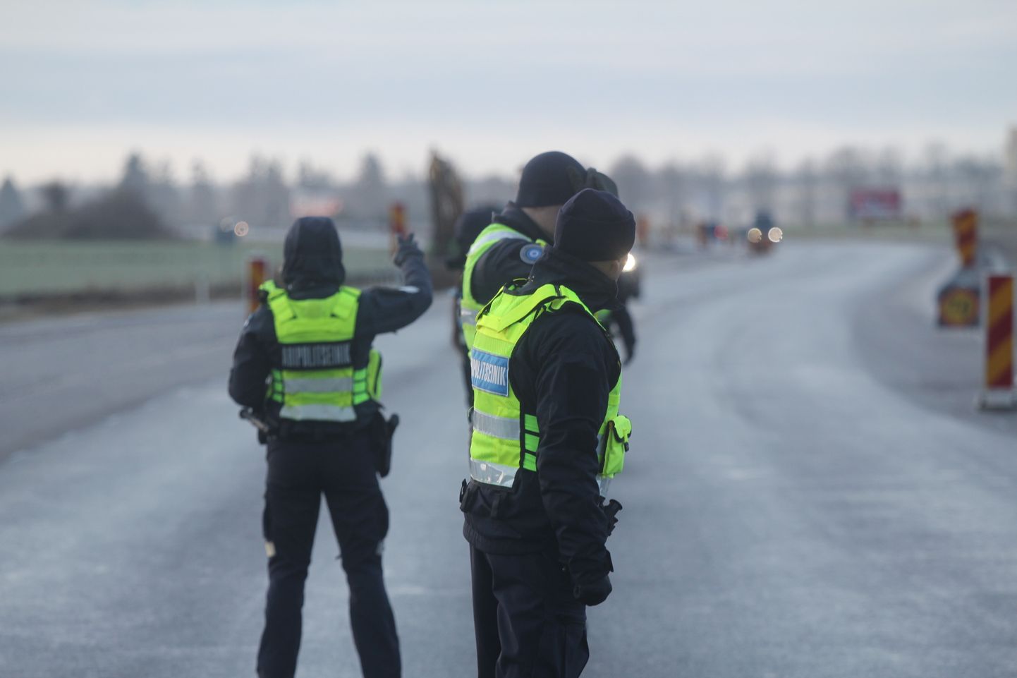 Kõik puhuvad; politseinikud; politsei, Tallinna-Tartu maantee; talv; kontroll; liiklus