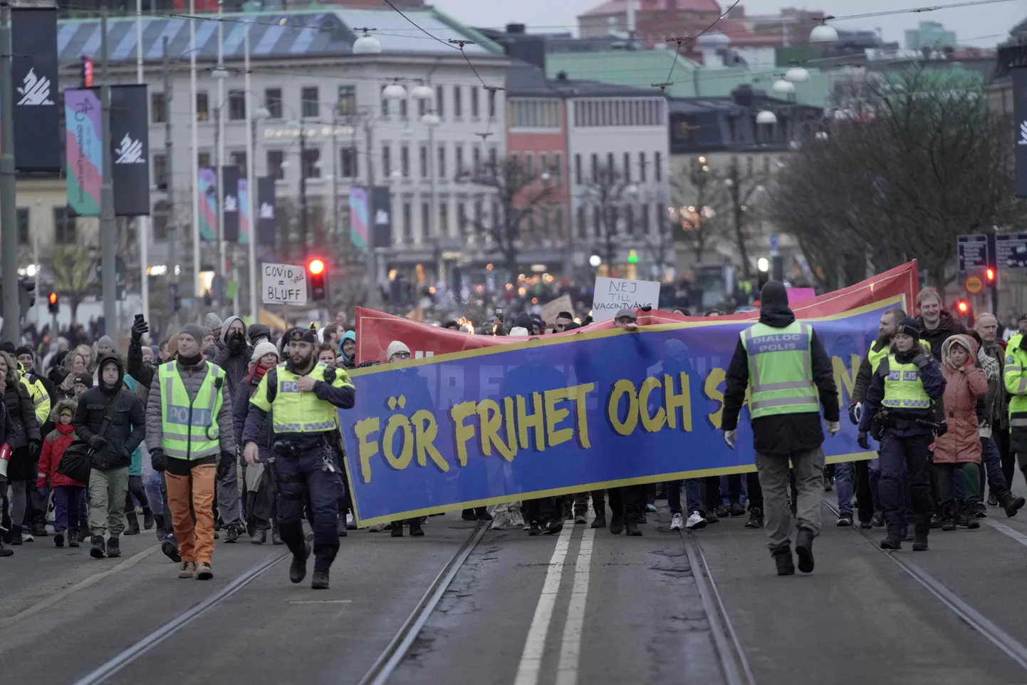 Vaktsineerimisvastaste meeleavaldus Stockholmis.