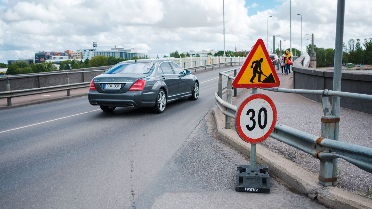 Pärnu Kesklinna sillal on ööl vastu 1. septembrit remonditööde tõttu liiklus häiritud.
